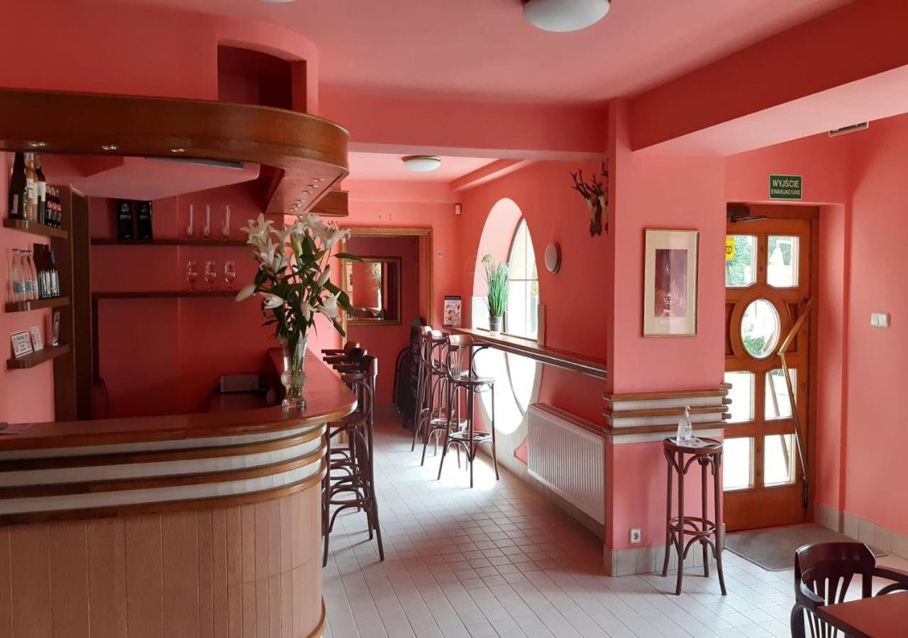 Hotel Jasny Dwor à Polanica-Zdrój Extérieur photo