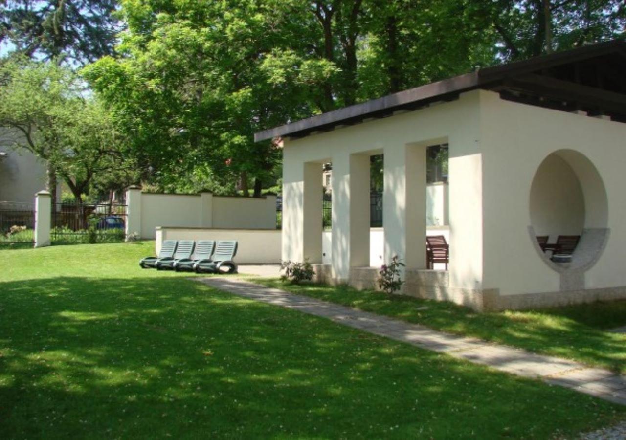 Hotel Jasny Dwor à Polanica-Zdrój Extérieur photo