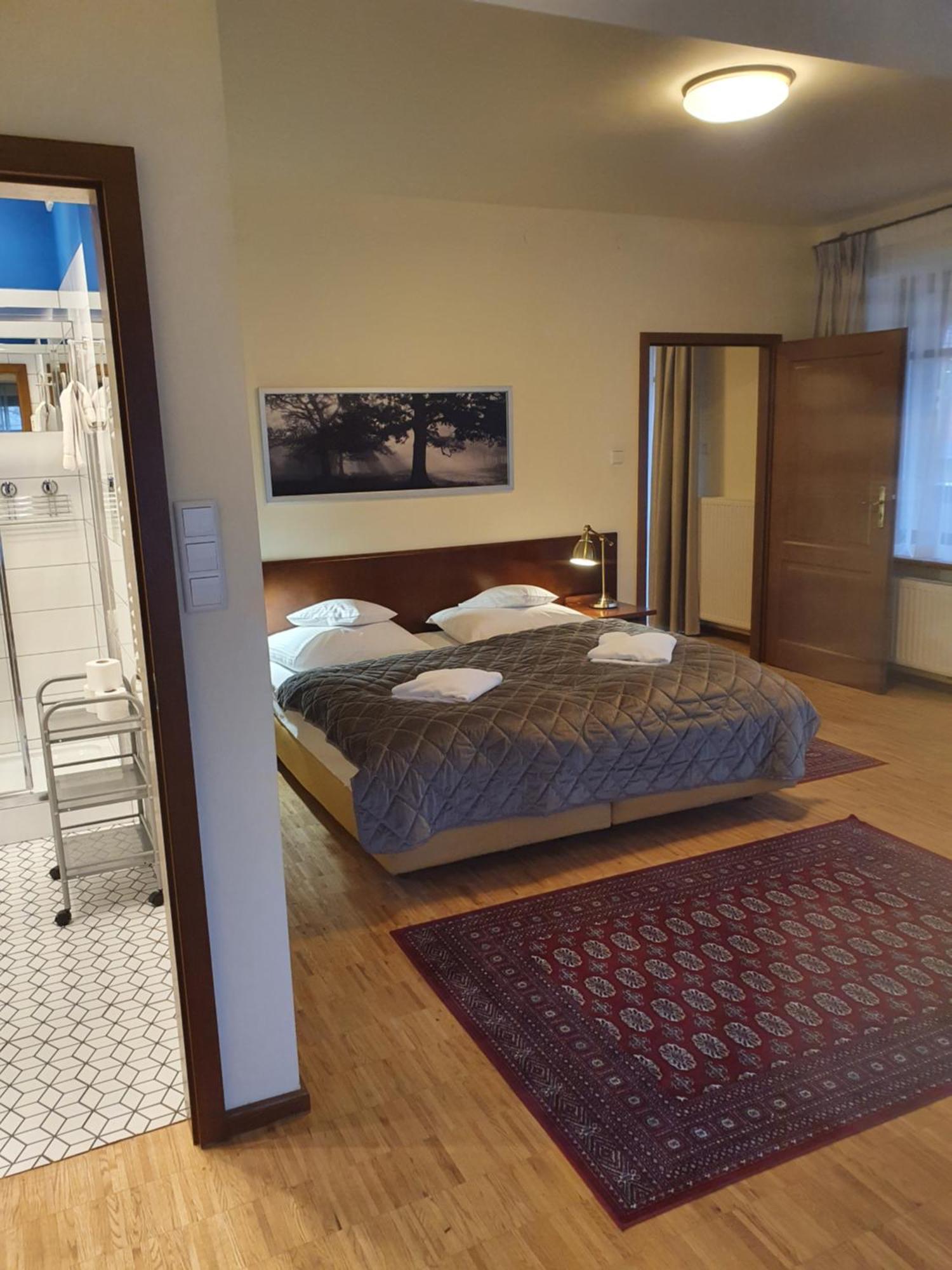 Hotel Jasny Dwor à Polanica-Zdrój Extérieur photo