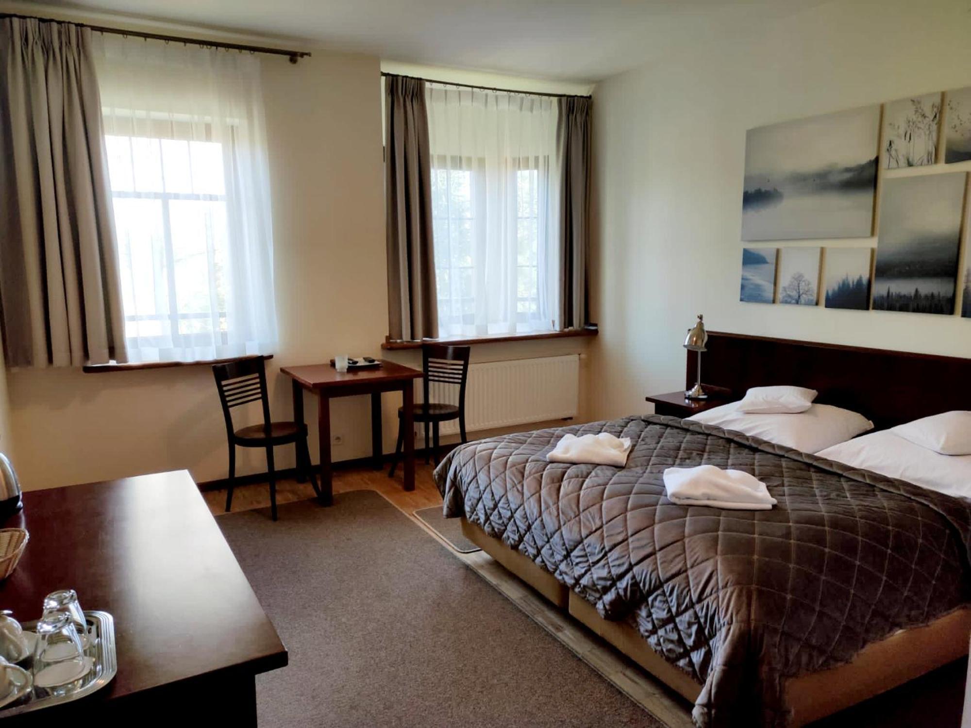 Hotel Jasny Dwor à Polanica-Zdrój Extérieur photo