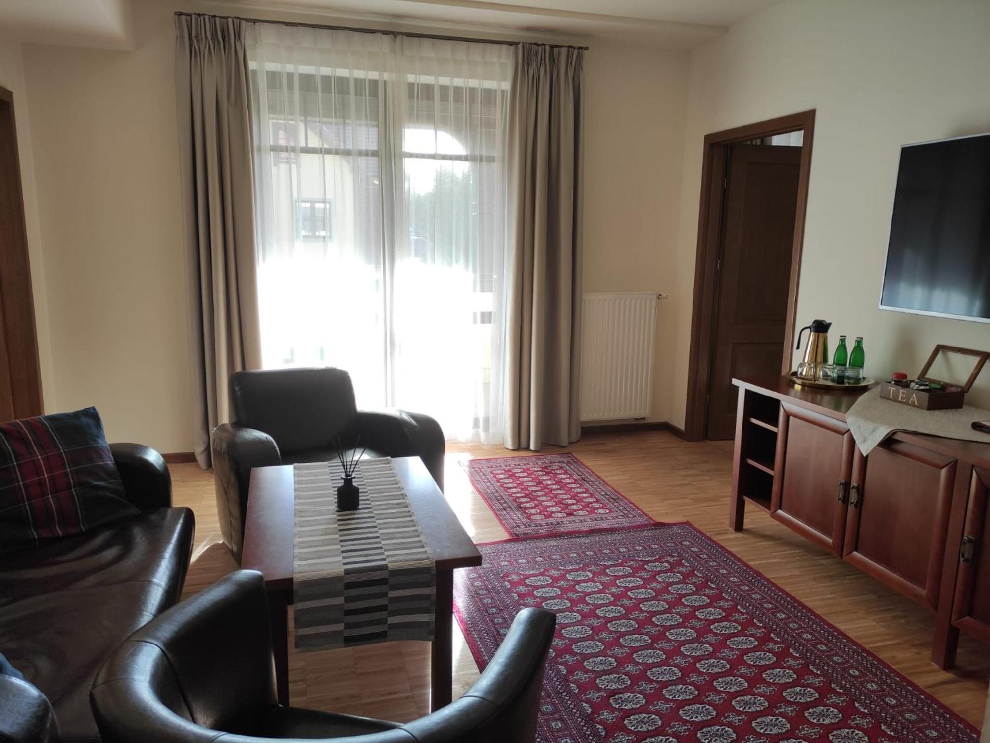 Hotel Jasny Dwor à Polanica-Zdrój Extérieur photo