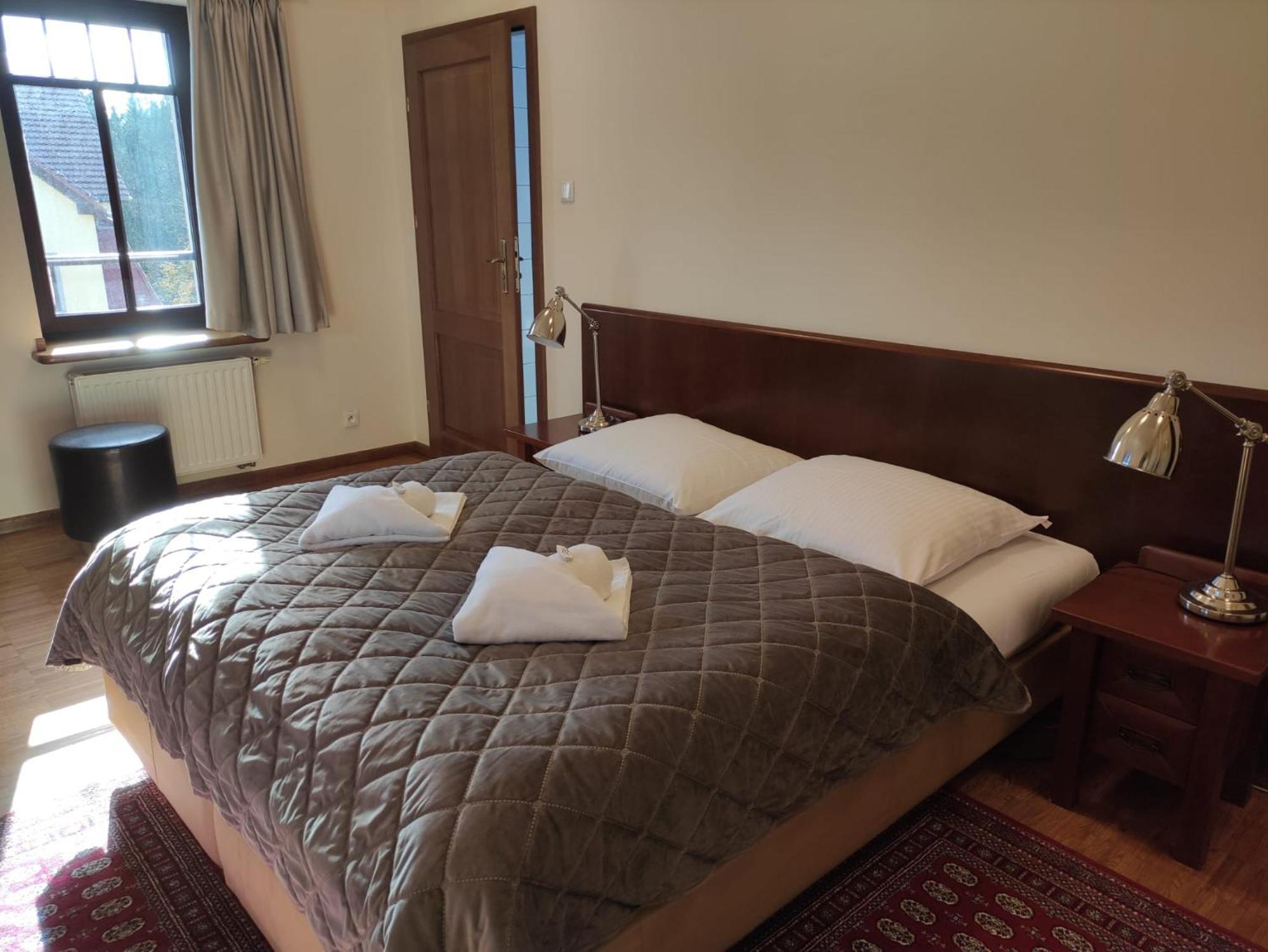Hotel Jasny Dwor à Polanica-Zdrój Extérieur photo