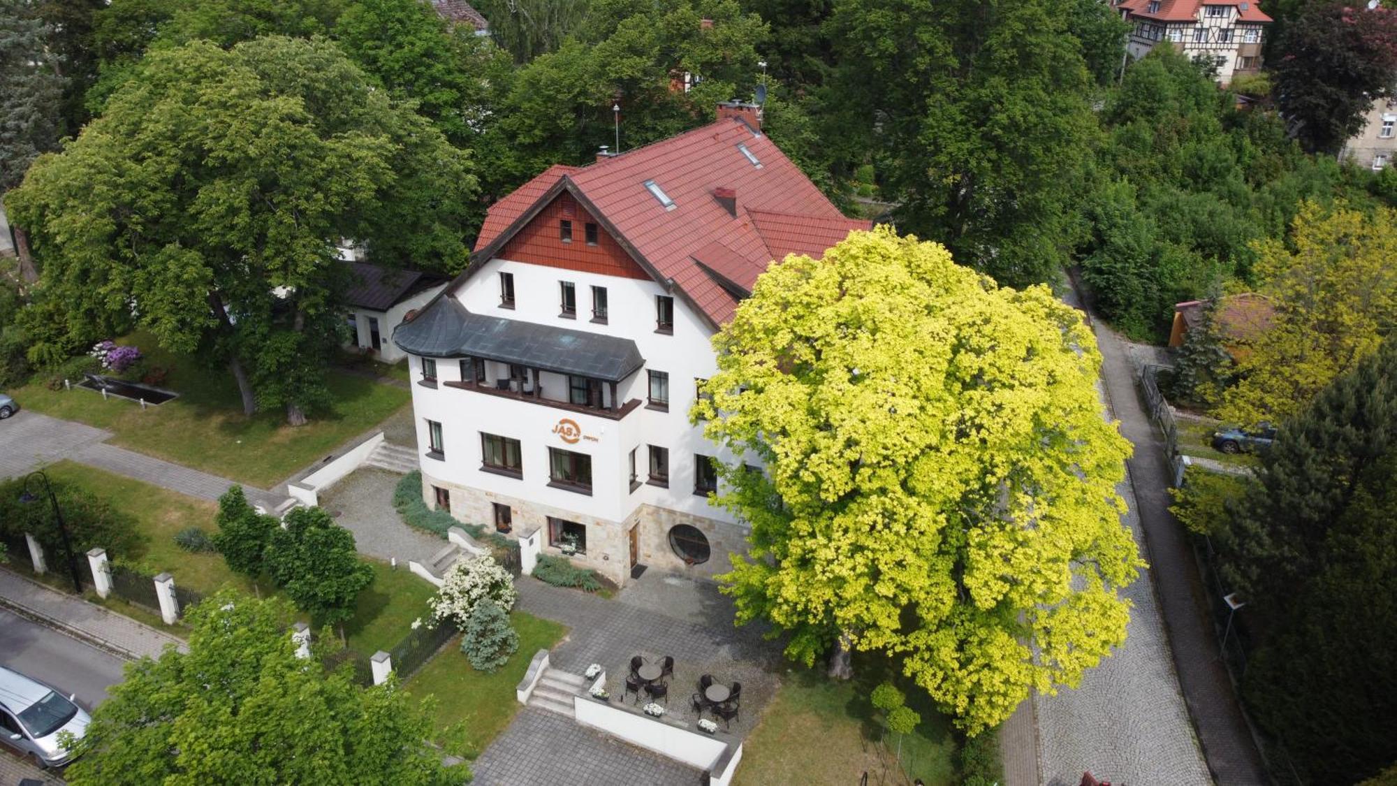 Hotel Jasny Dwor à Polanica-Zdrój Extérieur photo