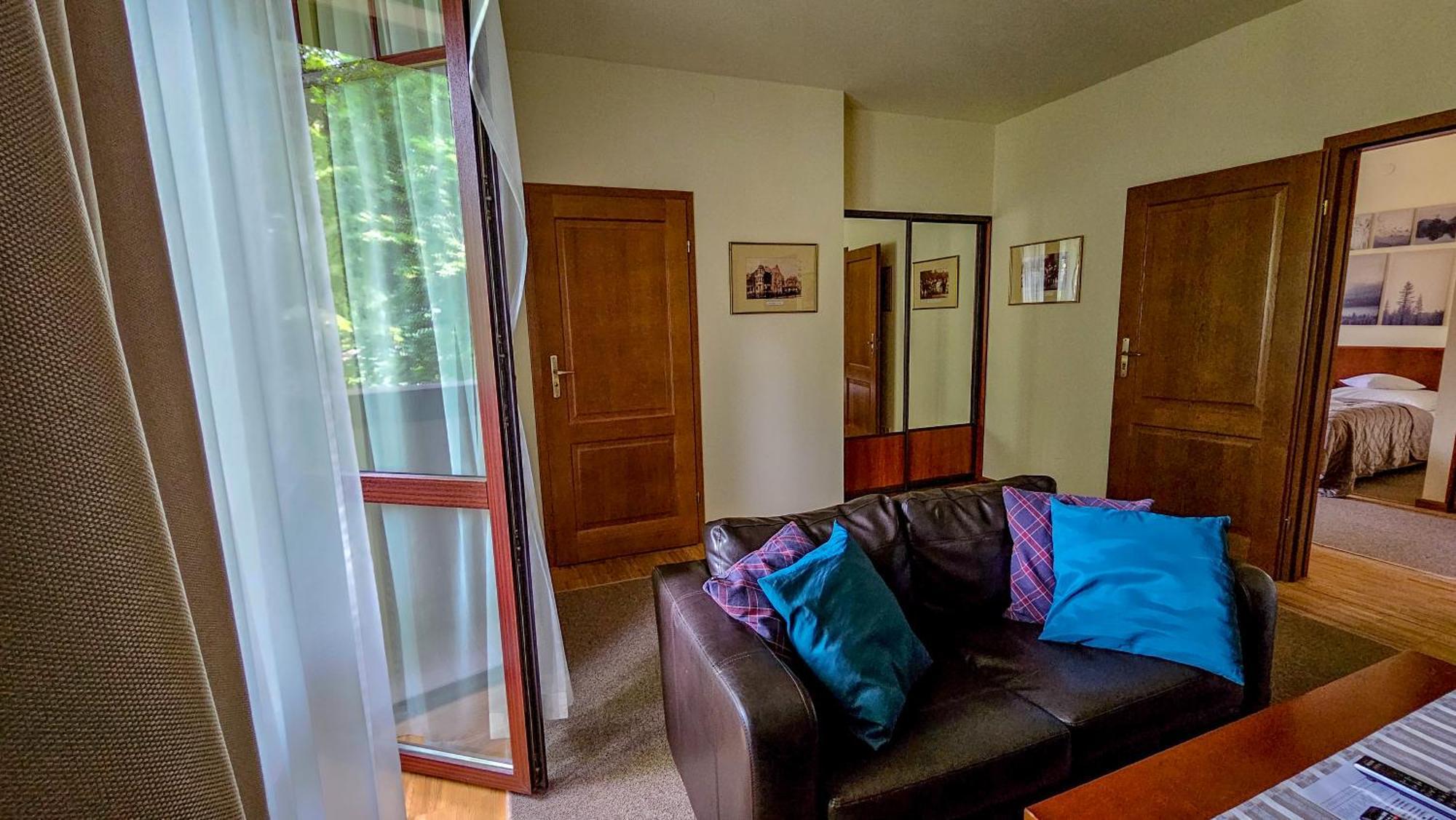 Hotel Jasny Dwor à Polanica-Zdrój Extérieur photo