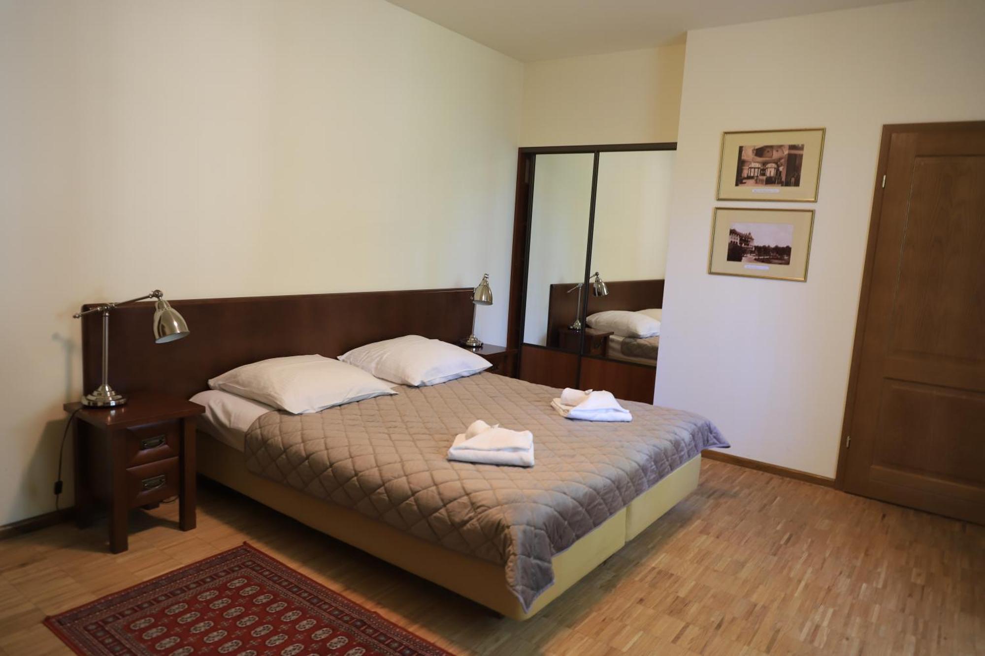 Hotel Jasny Dwor à Polanica-Zdrój Extérieur photo