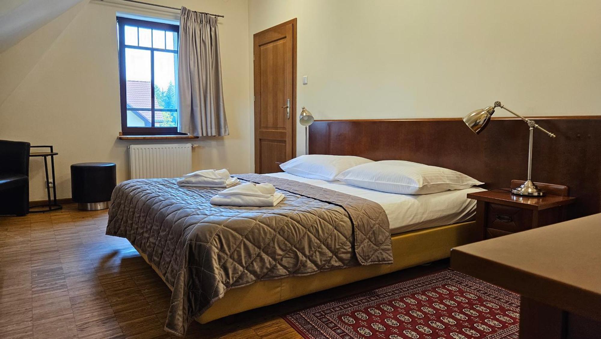 Hotel Jasny Dwor à Polanica-Zdrój Extérieur photo