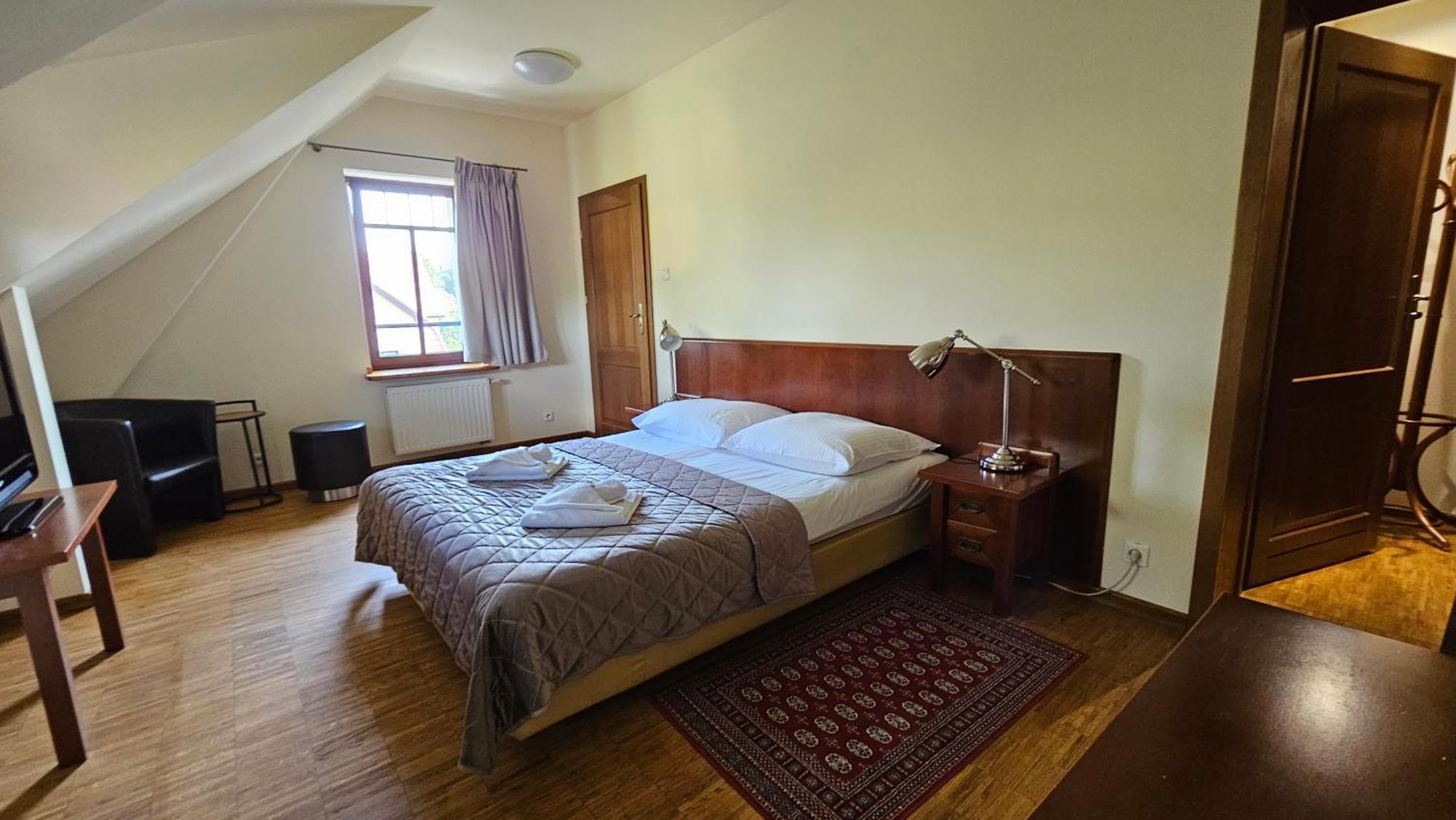 Hotel Jasny Dwor à Polanica-Zdrój Extérieur photo